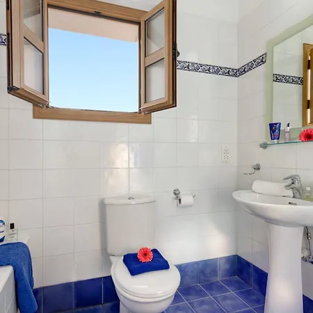 Akamas Bayview By * לאצ'י