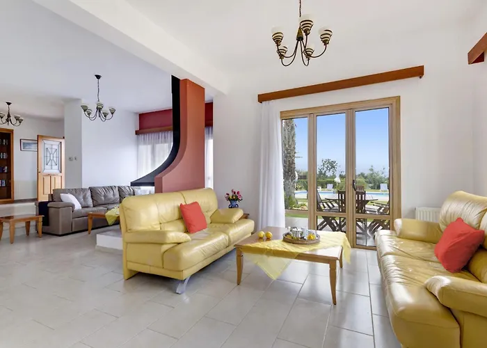 Akamas Bayview By 拉基