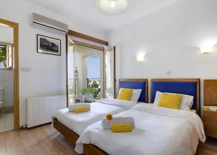 Akamas Bayview By 拉基